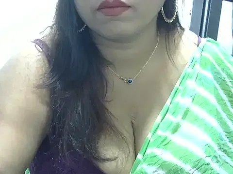 ROSEE_MERRYYYY — Freechat on StripChat