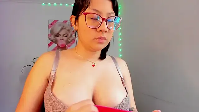 rouse_red — Spanks Ass x 5