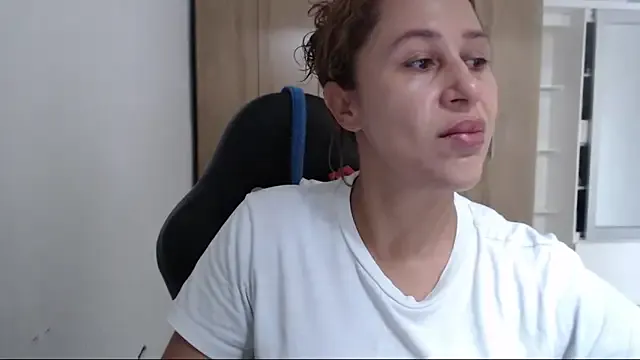 RoxanaLove9 — My dream is to save up to buy a house...