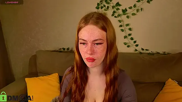 Roxy_Sunnny — putting a fur coat on a naked body