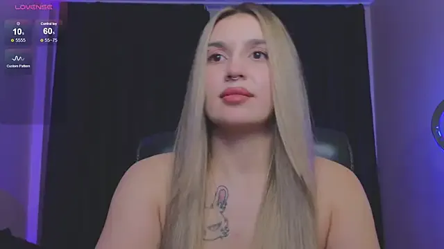 RoxyChill — play with nipples