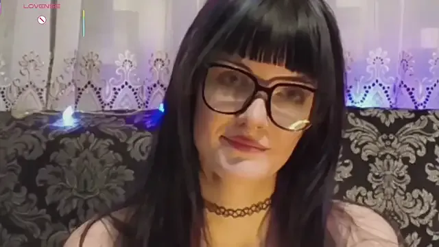 RoxyMetall — Flash boobs