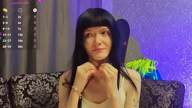 RoxyMetall — Flash boobs