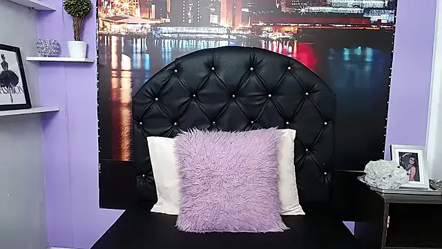 SabrinaRoux — Freechat on StripChat