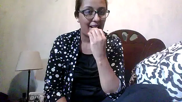 Samanthat33 — Freechat on StripChat