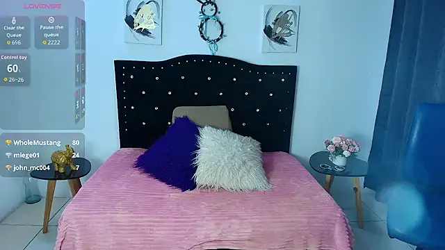 SammySmall_F_w — Suck dildo