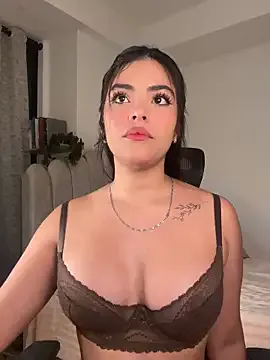 Sara-Evans — play tits 