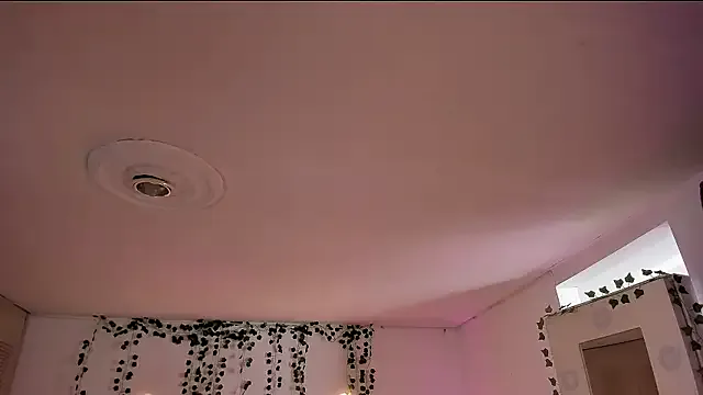 sara_doll77 — Freechat on StripChat