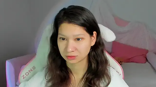 SaraDenars — Get into a hot pose