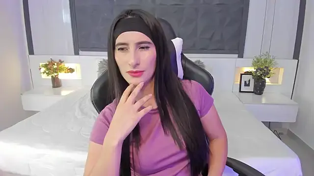 SaraGomez1 — play with my ass with my  fingers