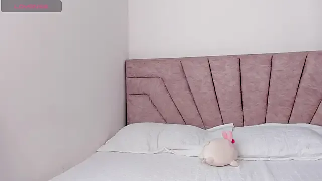 SavannahWildee — make my clitoris vibrate