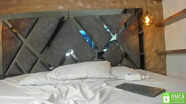 Avatar of Scarlet__Jones_