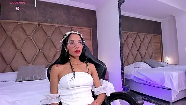 ScarletEvanss_ — Vibe pussy so hard and wet