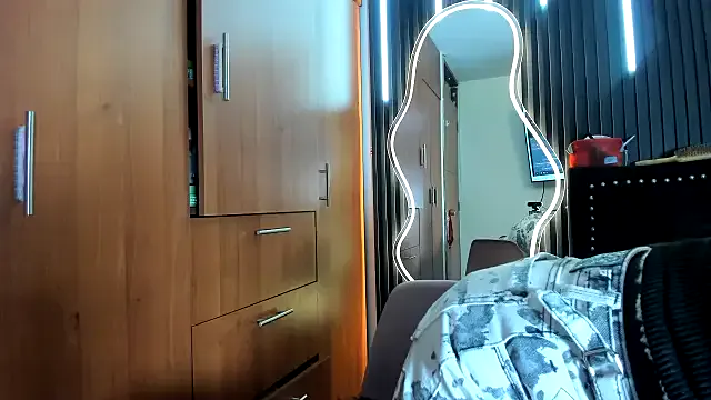 scarletr_red — Freechat on StripChat