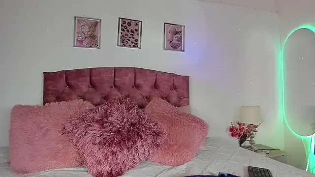 Scarlett_Jank — Play with nipples and off panty