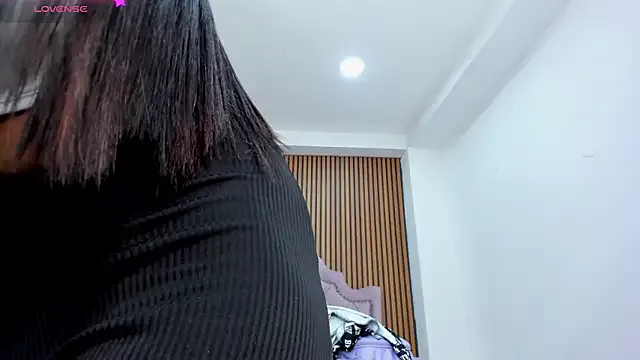 SelenaStonne — Flash BigTits!!! 