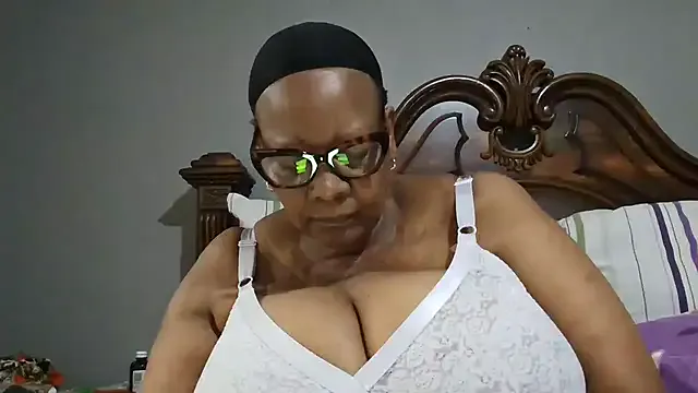 SEXYBOOBSNASS's avatar