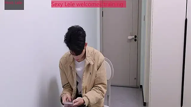 sexyboy-lele — Fully naked with sexy dancing