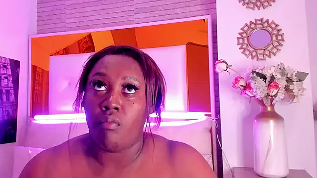 Avatar of ShaniaBrownn