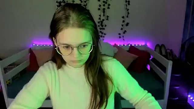 Avatar of shy_elina01