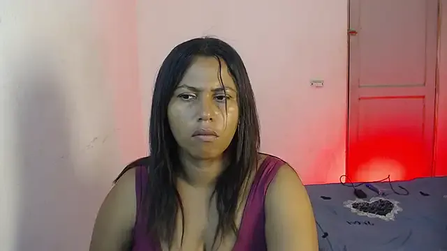 sirinay_collegiate91 — Freechat on StripChat