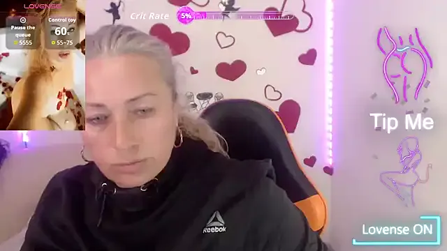 Avatar of sofiacurvy_45