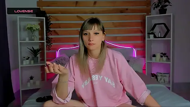 Sophia_Elliott — sexy teasing dance