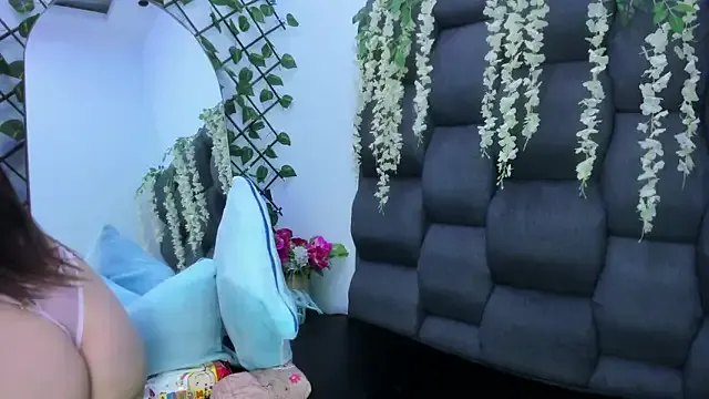 Avatar of SophiaButt_