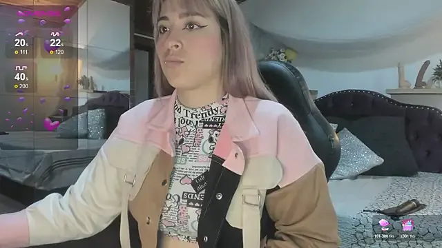 sophialyh_1 — play fingers pussy and squirt