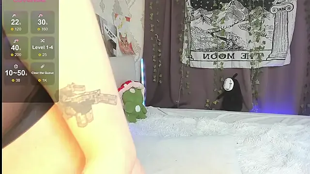 SophiaRyder — Suck a dildo