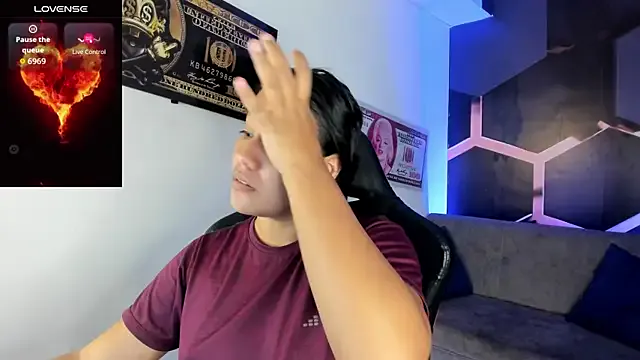 Tamara_Johnss_ — Slowy movment body striptease