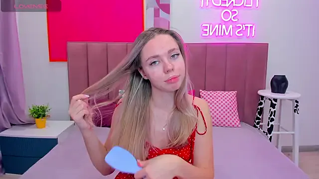 TessaAdorable — tease round ass front of you