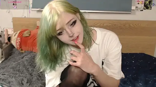 triplebakaaa — rub my clit until i wet