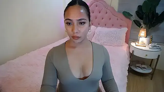 Avatar of ur_seductivelaura