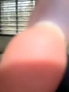 urasianlady — ur horny im broke lets help each other