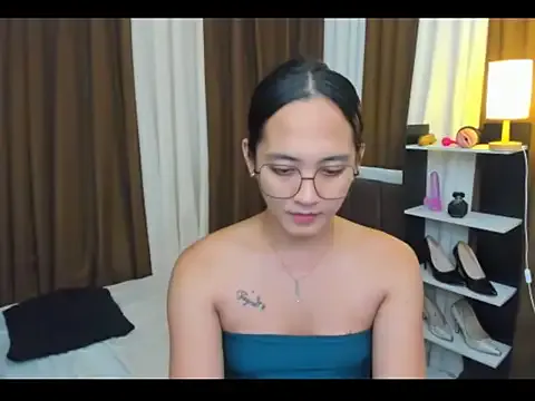 Avatar of URHottestAngel