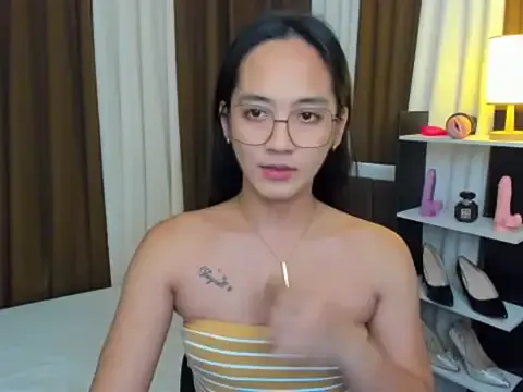 Avatar of URHottestAngel