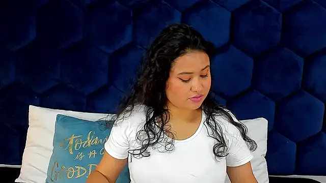 VELVETHUNTER_VC — shake boobs close cam x 2 minutes