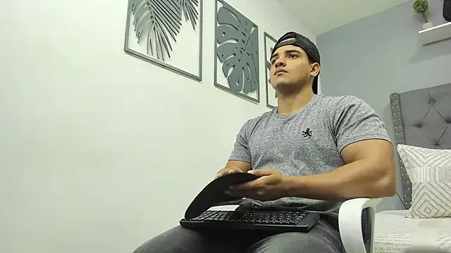 Avatar of violeta_and_maxx