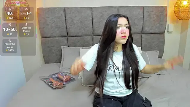 violeta_walton — frotate my pussy under my panties  