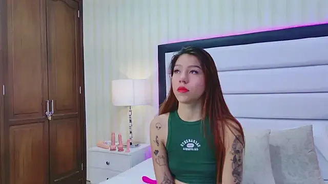 VioletFrostt — suck dildo