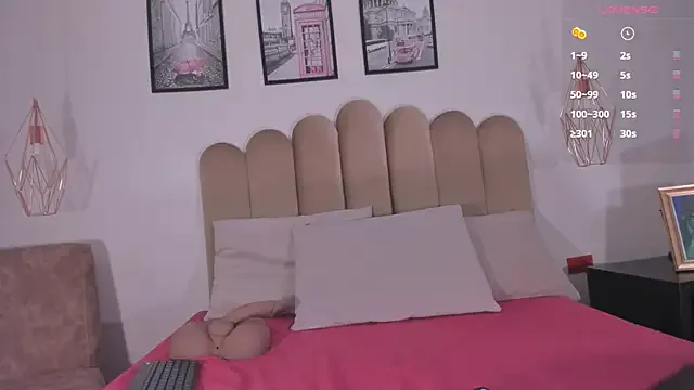 violett_sex_ — spread pussy and rub clit