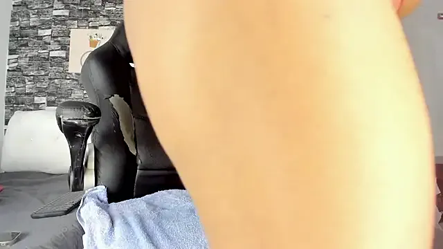 wesly_ashly — EAT MY PUSSY AND MAKE ME SQUIRTS