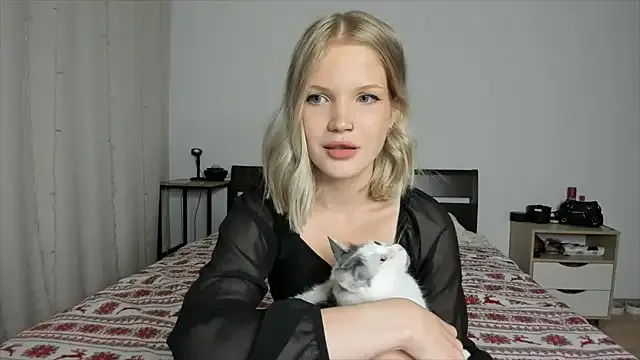 Xloe_Queen — hand bra