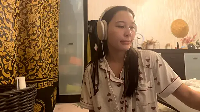 YourCoreanmiracle — Hot massage my shoulders and neck<3