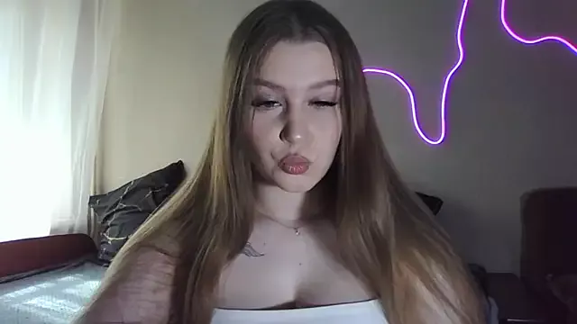 Avatar of yourhoney_Lola_