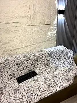 Yvonny27 — Pussy rubbing