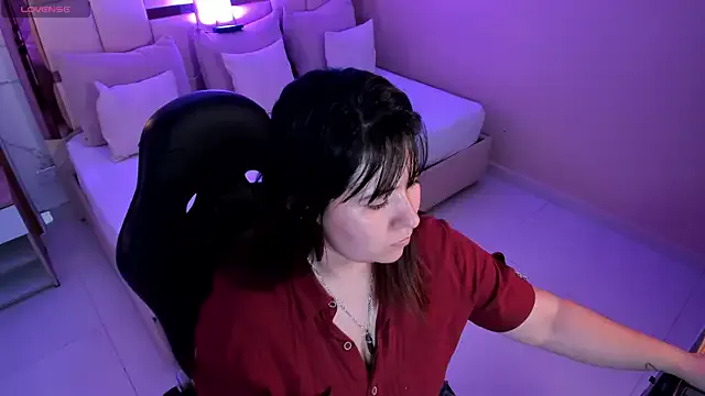 zoes_milee — Show breasts with oil on your face. 